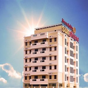 Meenakshi'S Sunshine Hotel